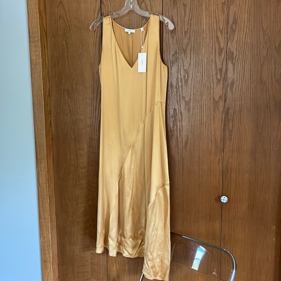 Vince Dresses & Skirts - VINCE gold silk dress!💛💫🤩